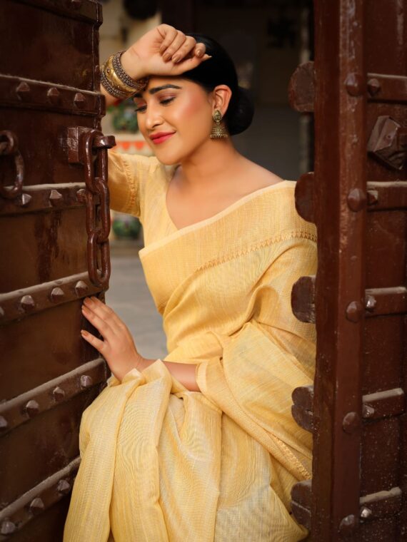 Designer Tissue Linen silk weaving Saree with Blouse and Zari Woven Border with running