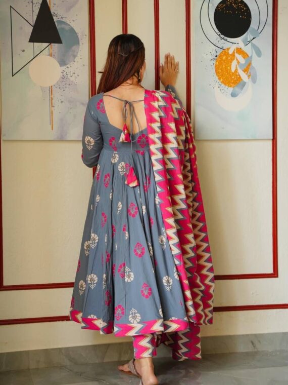 Luxurious Muslin Grey Pink Suit With Block Print 3 Piece Set