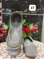 Designer Beautiful Punjabi Jutti with Payal Design