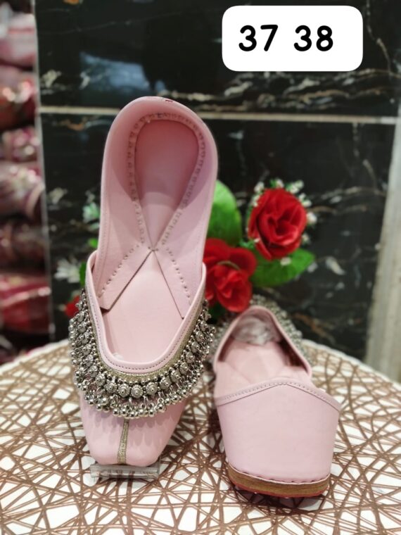 Designer Beautiful Punjabi Jutti with Payal Design