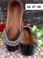 Trending Punjabi Jutti with Payal Design