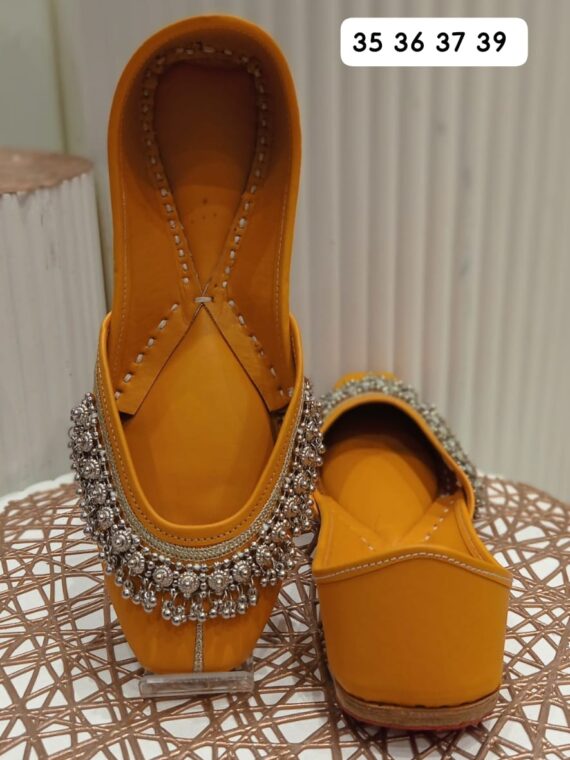 Ethnic Punjabi Jutti with Payal Design